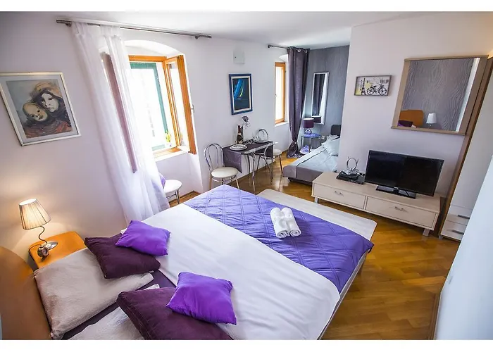 Sunny Promenade Split