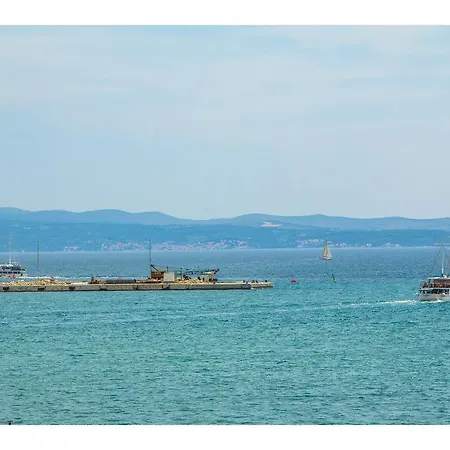 Sunny Promenade 아파트 *