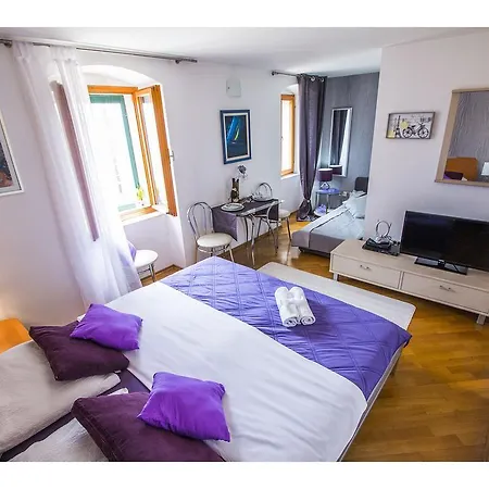 Sunny Promenade Split