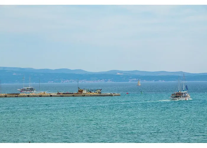 Sunny Promenade Apartment *