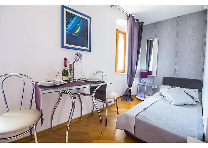 Sunny Promenade Apartment Split